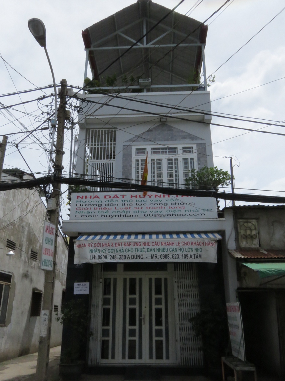 Cần bán gấp nhà đẹp tiện ở, kinh doanh