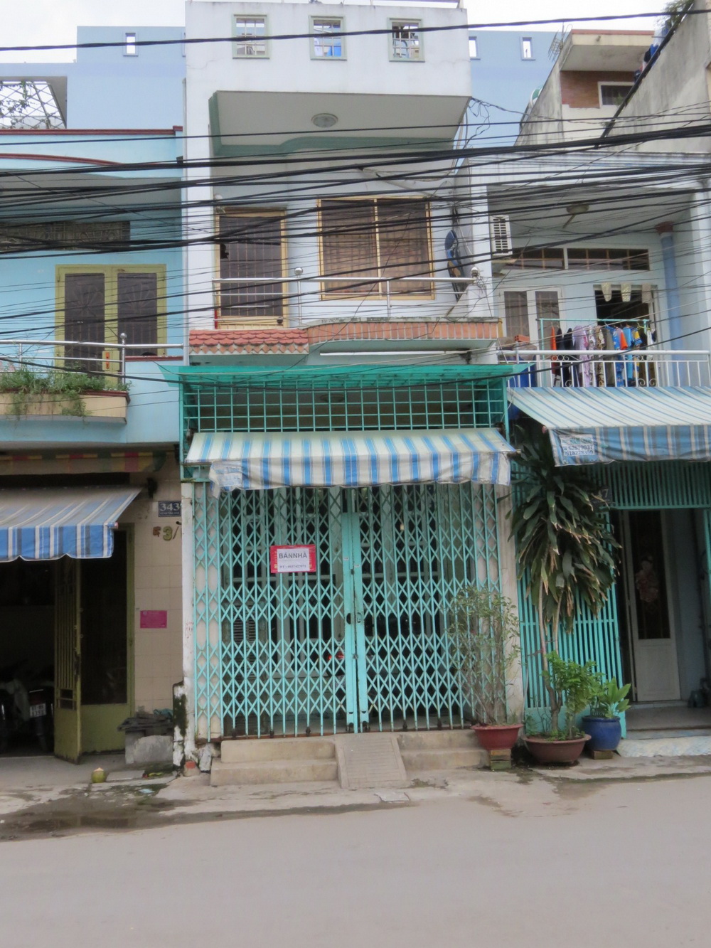 Nhà mặt tiền kênh Tân Hoá