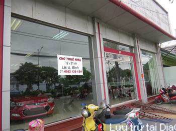 Cho thuê showroom mặt tiền Trường Chinh, diện tích 12m x 31m, giá 3200 USD/tháng