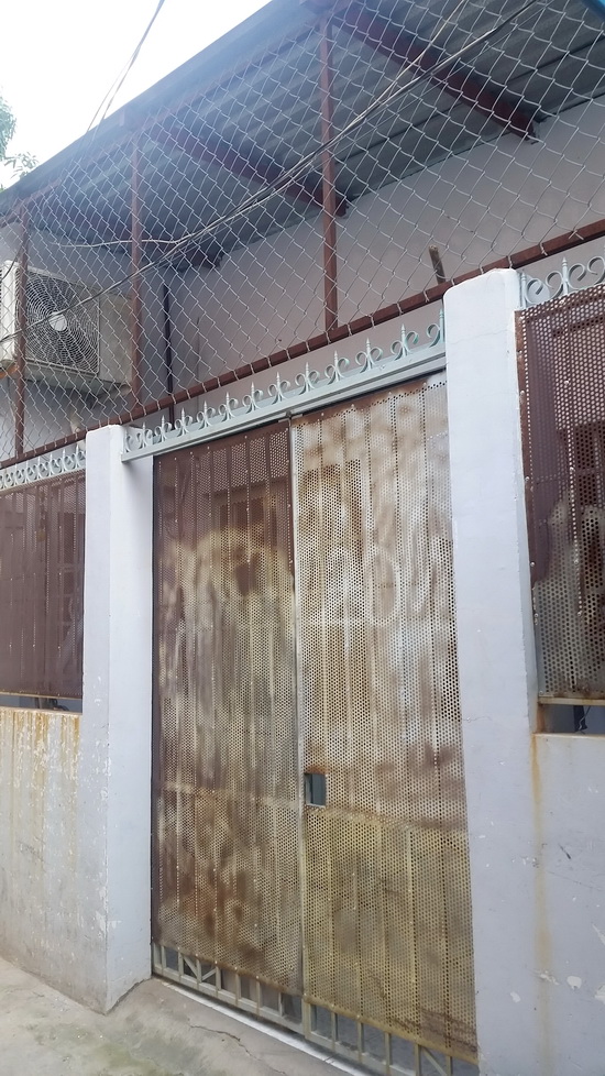 Bán gấp nhà cấp 4 mặt tiền hẻm đường số 77, Phường Tân Quy, Quận 7.