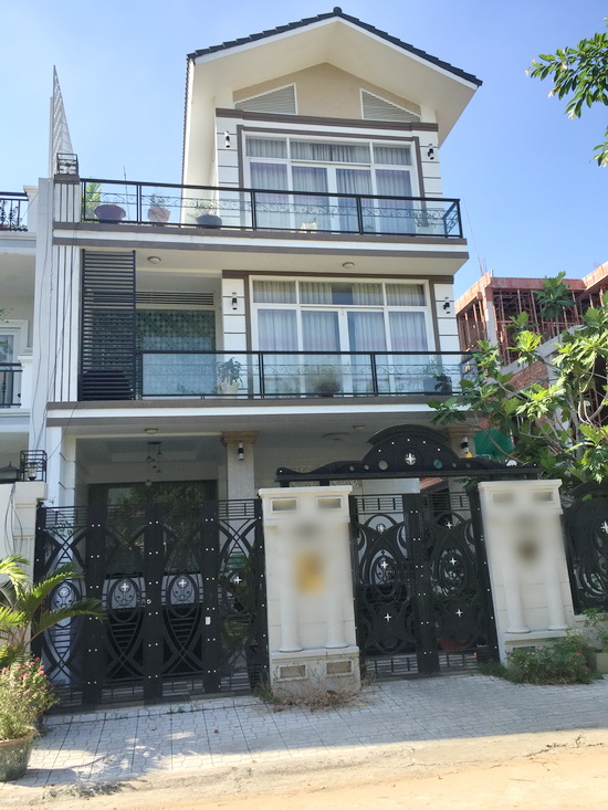 Bán gấp phố 2 lầu mặt tiền đường số 2, F. Tân Phong, Quận 7 ( KDC Ven sông).