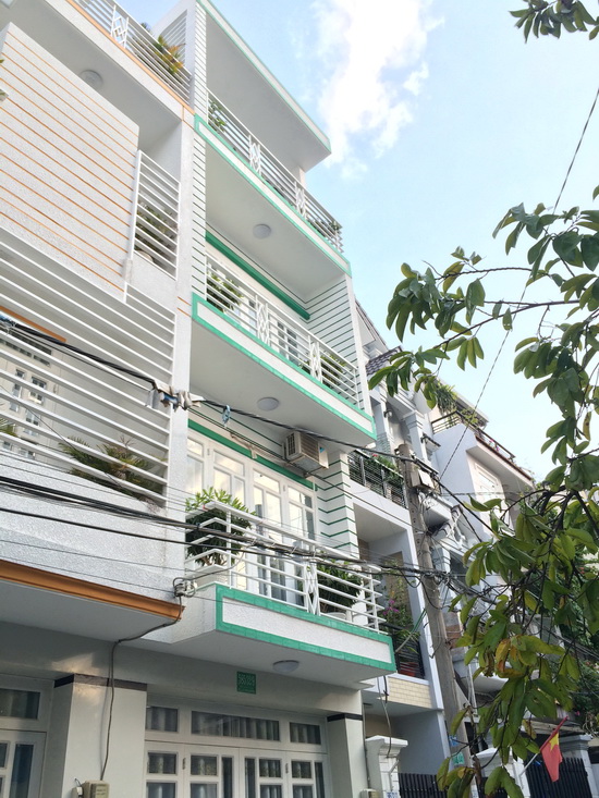 Bán nhà 3 lầu, 110m2, Tây Bắc,  ngay khu Nam Long Trần Trọng Cung, Quận 7 (mặt tiền 8m)