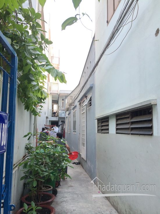 Bán nhà cấp 4, hẽm nội bộ 2.5m đường Nguyễn Thị Thập, F. TP, Q7 (Hẻm 585)