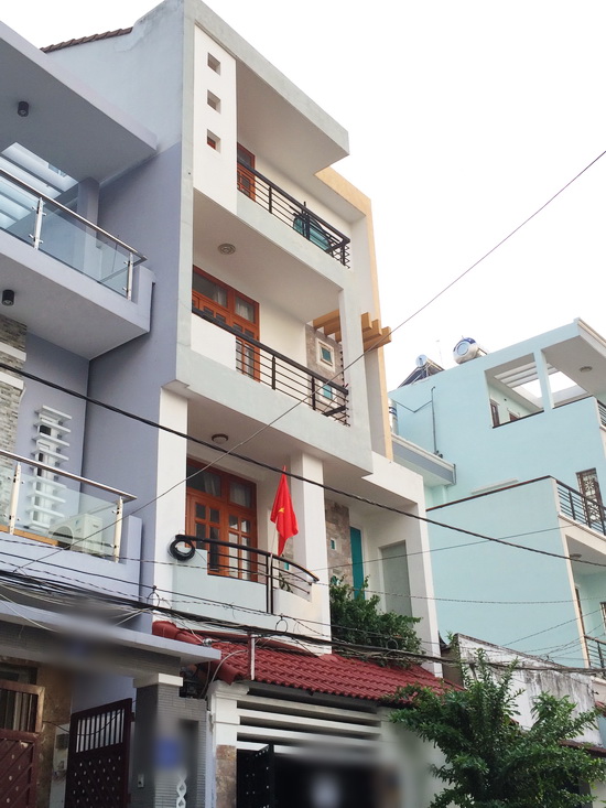 Bán gấp nhà phố 3 lầu hiện đại mặt tiền đường số 47, P. Bình Thuận, quận 7, giá 4.35 tỷ