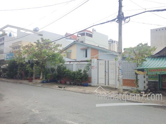 Cần bán gấp nhà nát mặt tiền đường 4F, khu Cư Xá Ngân Hàng, Quận 7