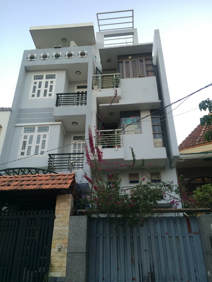 Bán nhà phố 1 trệt, 2 lầu, ST mặt tiền đường số 45, P. Tân Quy, Quận 7