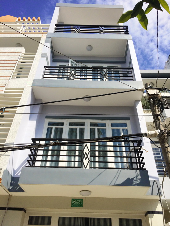 Bán gấp nhà phố 3 lầu ST hẻm nhựa 8m đường Huỳnh Tấn Phát, Q.7