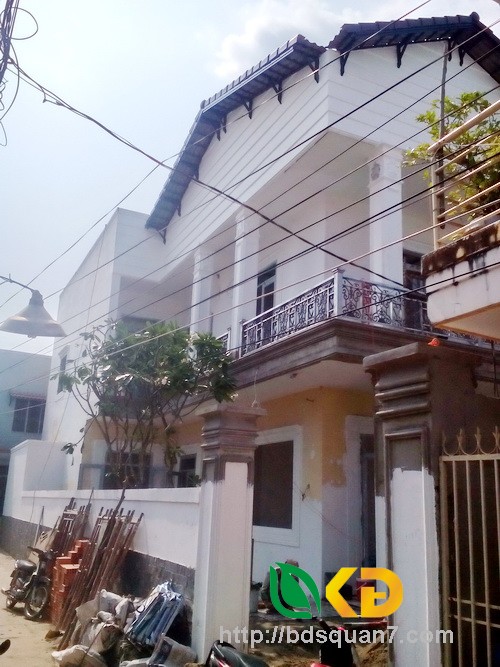 Bán gấp nhà giả biệt thự 1 lầu hẻm 115 Phạm Hữu Lầu, P. Phú Mỹ, quận 7