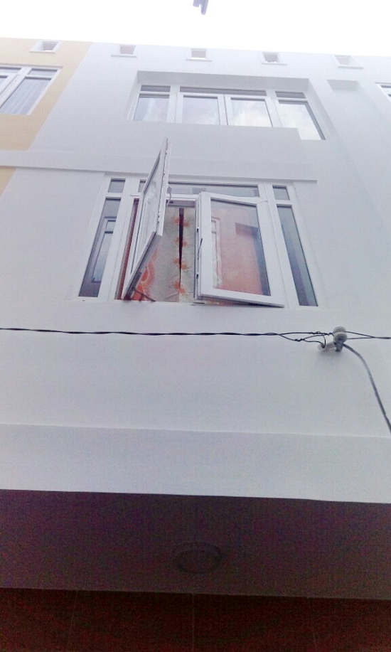 Bán nhà 2 lầu, sân thượng (3x7m) hẻm Bùi Văn Ba, F.Tân Thuận Đông, Quận 7