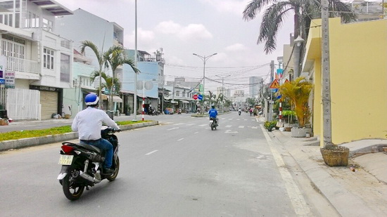 Bán gấp lô đất lớn 300m² mặt tiền đường Phú Thuận, P.Phú Thuận, Quận 7