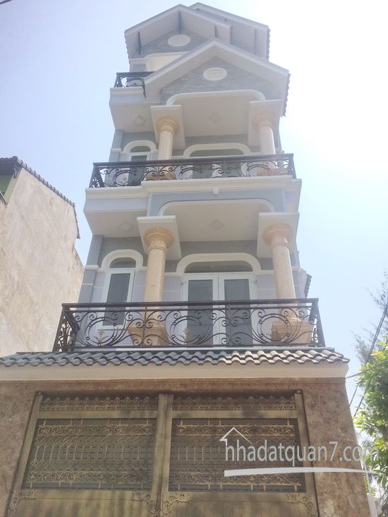 Bán nhà phố 2 lầu và sân thượng hiện đại mặt tiền đường khu Nam Long Phú Thuận, Quận 7