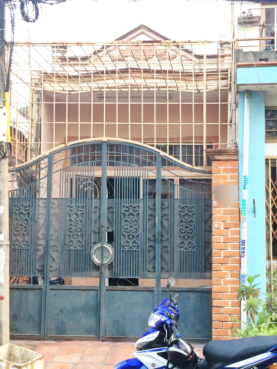 Bán gấp nhà nát mặt tiền đường số 53, P. Tân Quy, Q.7