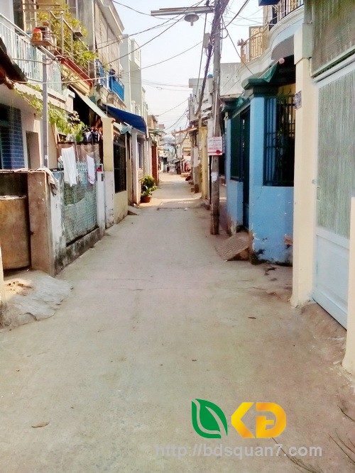 Bán gấp nhà nát tiện xây dựng mới hẻm 994 Huỳnh Tấn Phát, Quận 7