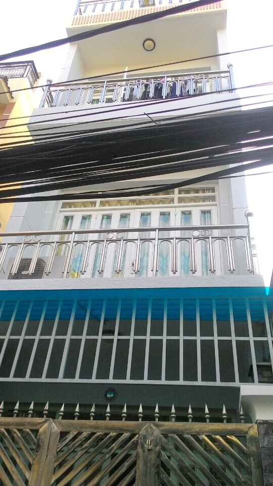 Bán gấp nhà hẻm xe hơi 1027 Huỳnh Tấn Phát, Quận 7, trệt, 2 lầu, ST, giá 2.15 Tỷ