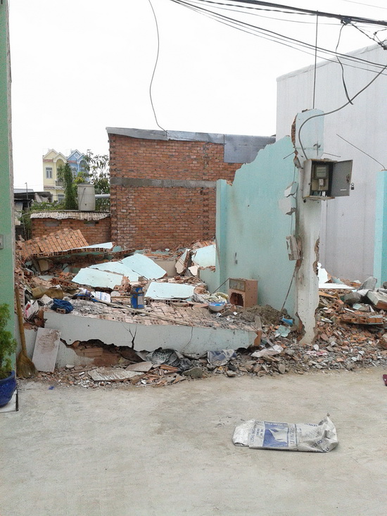 Cần bán nhà nát 4.5x18.5m hẻm 851 Huỳnh Tấn Phát, F.Phú Thuận, Quận 7