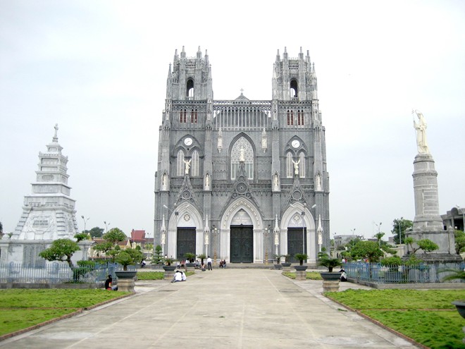 Nhà thờ cổ Việt Nam